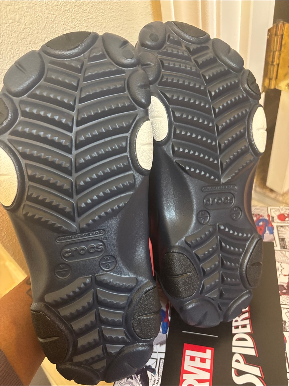 CROCS Team Spiderman all terrain clog - Picture 2 of 4